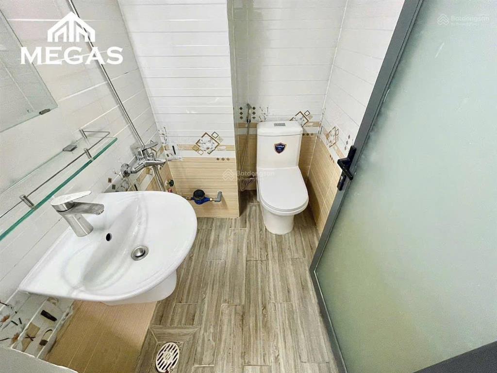 Cho thuê phòng duplex có cửa sổ thoáng, thang máy, 30m²  gần vòng xoay dân chủ quận 3