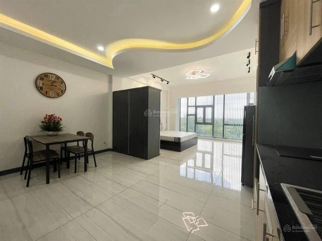 Cho thuê phòng studio cửa sổ, ban công thoáng, 38m2  đường 3/2, gần toà nhà viettel