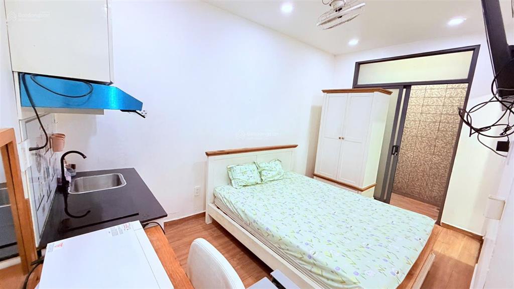 Cho thuê phòng studio ban công có máy giặt riêng  đường lê văn sỹ quận 3, gần đại học sư phạm q3