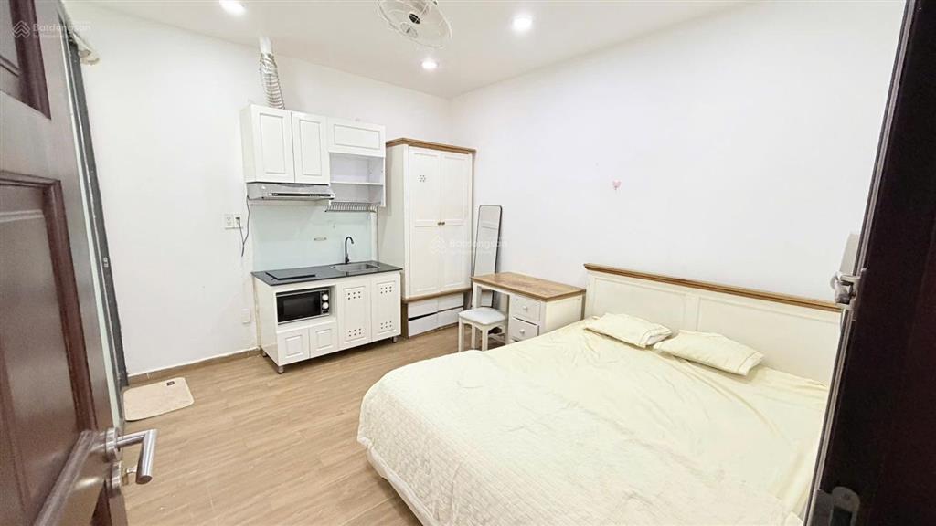Cho thuê phòng studio ban công có máy giặt riêng  đường lê văn sỹ quận 3, gần đại học sư phạm q3