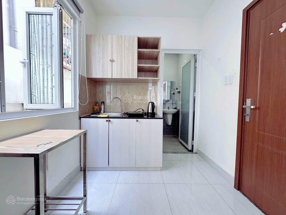 Cho thuê phòng studio cửa sổ thoáng, 34m2, đường 3/2  gần vòng xoay dân chủ quận 3
