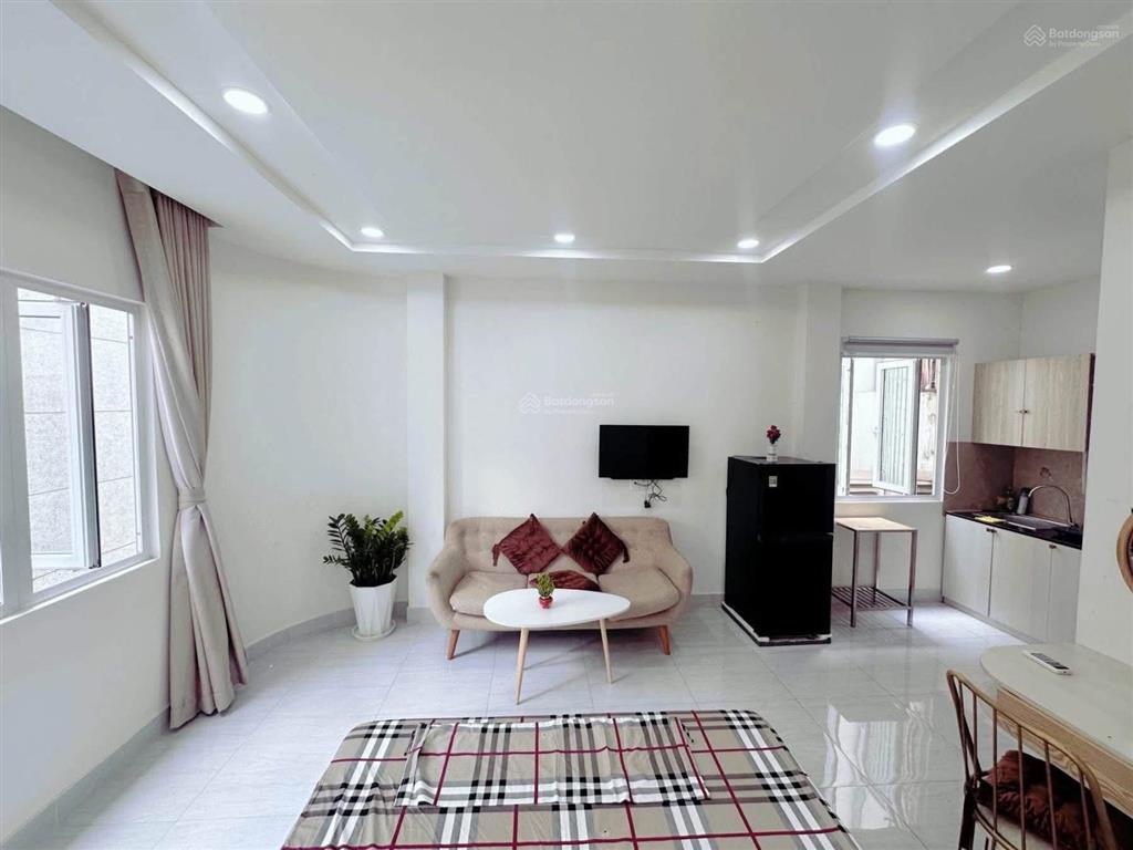 Cho thuê phòng studio cửa sổ thoáng, 34m2, đường 3/2  gần vòng xoay dân chủ quận 3