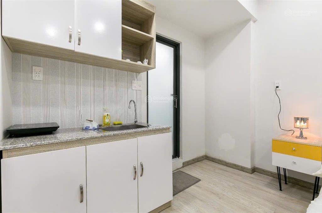 Cho thuê căn hộ cửa sổ thoáng, 22m2 ngay quận 1  cạnh công viên lê văn tám quận 1