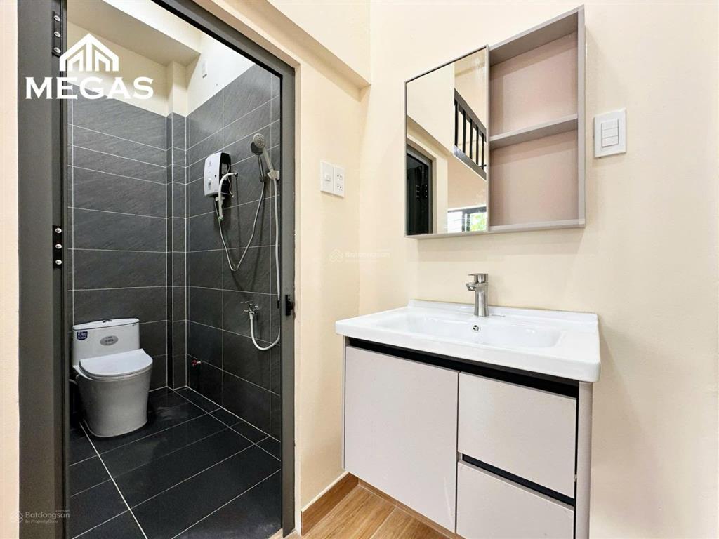 Cho thuê phòng duplex ban công siêu rộng 36m2, đường hai bà trưng  cạnh nhà thờ tân định quận 1