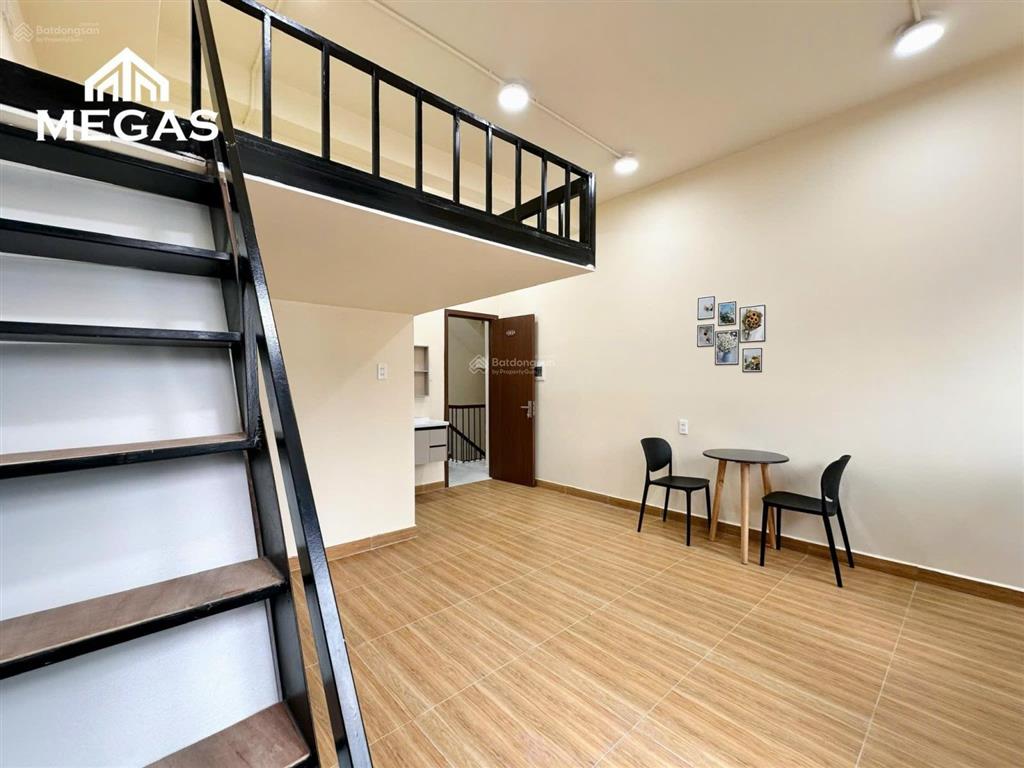Cho thuê phòng duplex ban công siêu rộng 36m2, đường hai bà trưng  cạnh nhà thờ tân định quận 1