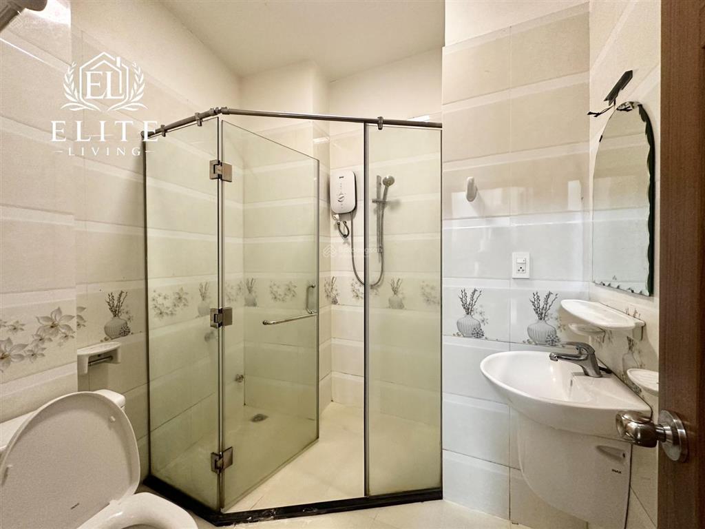 Cho thuê phòng cửa sổ thoáng, có thang máy, bảo vệ  cạnh đại học ueh, hoa sen, bách khoa q10