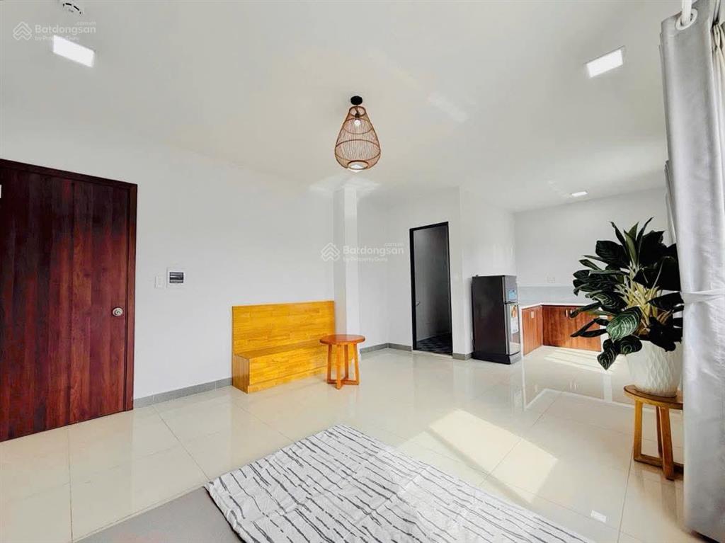Cho thuê phòng studio cửa sổ thoáng ngay quận 10, 34m2  ngay cầu vượt 3/2 quận 10