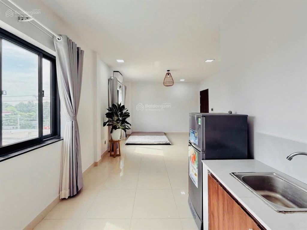 Cho thuê phòng studio cửa sổ thoáng ngay quận 10, 34m2  ngay cầu vượt 3/2 quận 10