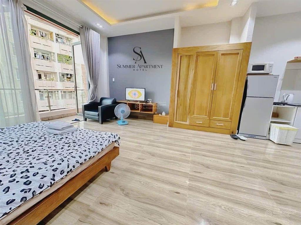Cho thuê phòng ban công thoáng, ngay quận 10  cạnh vòng xoay dân chủ quận 3