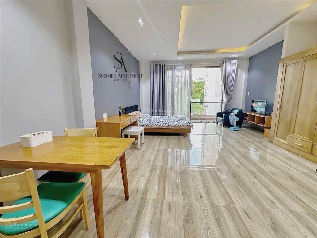 Cho thuê phòng ban công thoáng, ngay quận 10  cạnh vòng xoay dân chủ quận 3