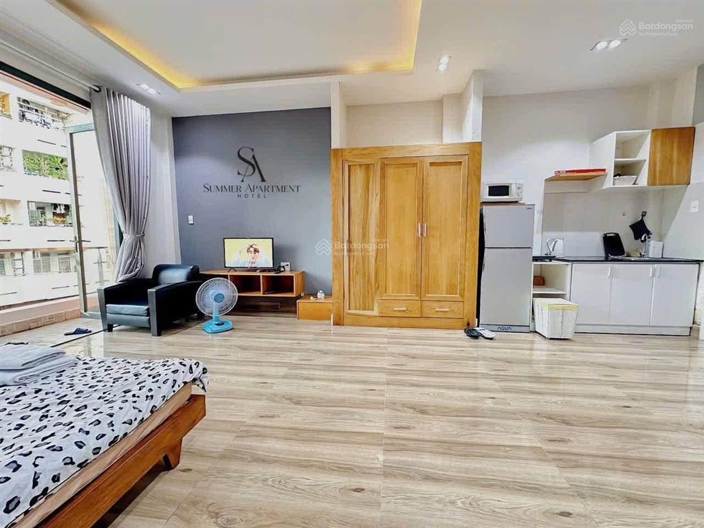 Cho thuê phòng ban công thoáng, ngay quận 10  cạnh vòng xoay dân chủ quận 3