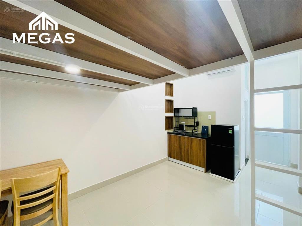 Cho thuê phòng duplex cửa sổ, 38m2  ngay điện biên phủ, gần vòng xoay dân chủ, cư xá đô thành q3