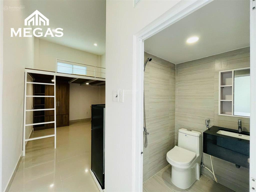 Cho thuê phòng duplex cửa sổ, 38m2  ngay điện biên phủ, gần vòng xoay dân chủ, cư xá đô thành q3