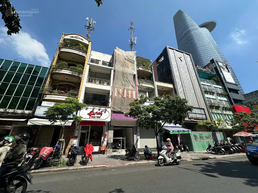 Siêu phẩm  vị trí kim cương mt hàm nghi, quận 1, dt 4,3x20m, 3 tầng, hđt 180tr/tháng, 72 tỷ