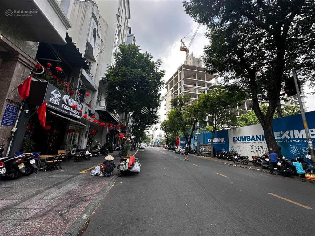 Siêu vị trí  mt ngay chợ bến thành  one central, dt 4x18m, hầm 7 tầng hđt 150tr/ tháng giá 56 tỷ