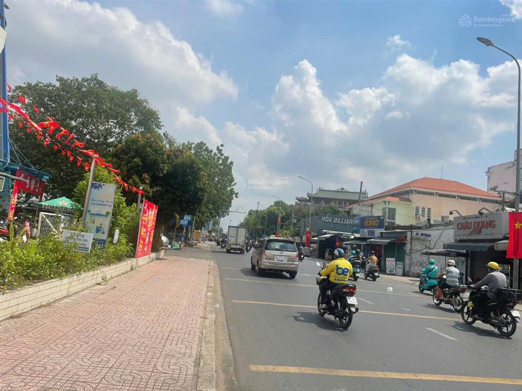 Gấp  siêu phẩm  khan hiếm mt nguyễn kiệm, dt 8.6x38m, 4 tầng, hđt 120tr/tháng, 61 tỷ