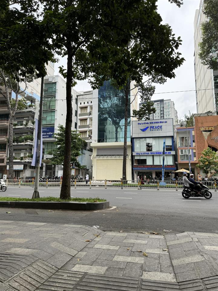 Siêu phẩm  khan hiếm mt trần hưng đạo, quận 1, dt 8x16m, hầm 8 tầng, hđt 320tr/tháng, giá 85 tỷ