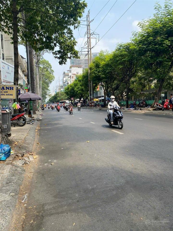 Siêu vị trí  1 căn mt hùng vương, quận 5, dt 5x40m, 3 tầng, hđt 120 triệu/tháng, 36 tỷ