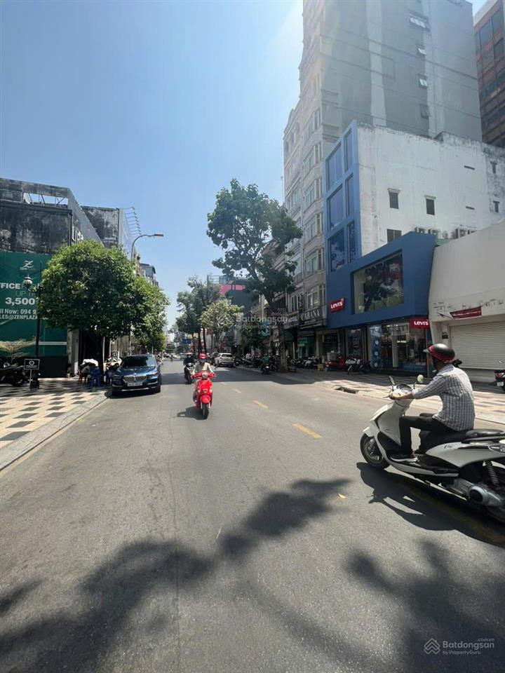 Siêu vị trí  siêu phẩm ngang lớn mt nguyễn trãi, quận 1, dt 8x22m, 4 tầng hđt 300tr, giá 141 tỷ