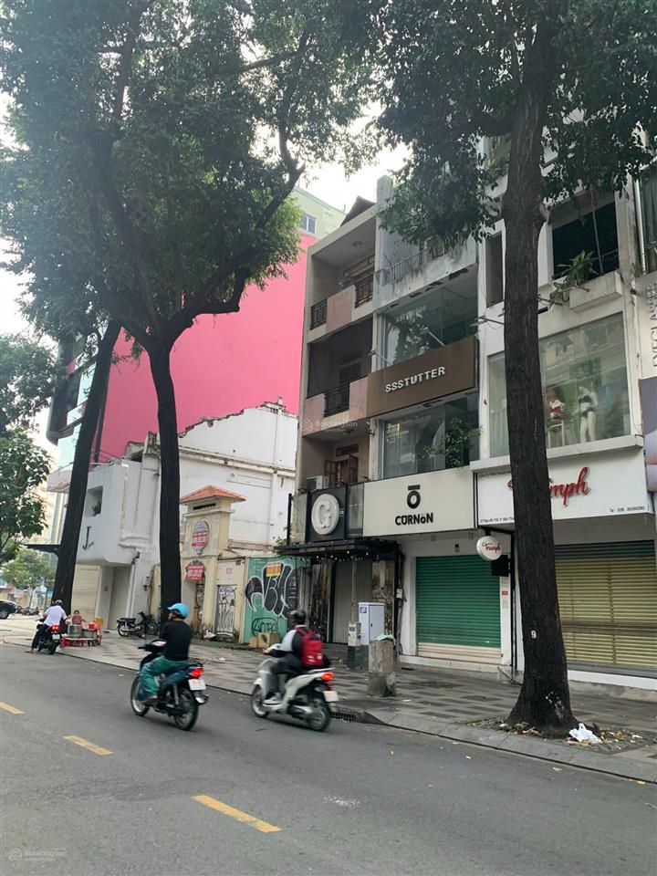 Siêu vị trí  siêu phẩm ngang lớn mt nguyễn trãi, quận 1, dt 8x22m, 4 tầng hđt 300tr, giá 141 tỷ