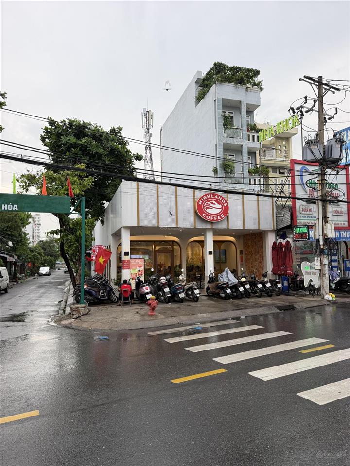 Siêu vị trí góc 2 mặt tiền phan huy ích, quận tân bình, dt 8,3x25m, hđt 120 triệu/tháng, 39 tỷ