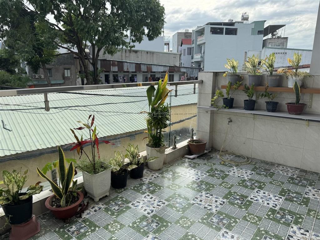 Nhà 2 tầng  đường xe hơi  vị trí đẹp gần vincom lê văn việt  xa lộ hà nội  chỉ 5.x tỷ