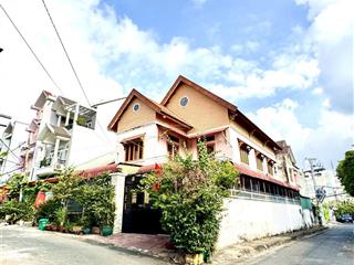 Biệt thự góc 2 mặt tiền  lê văn việt, thủ đức  207m2 (10x20.7)  chỉ 18.2 tỷ