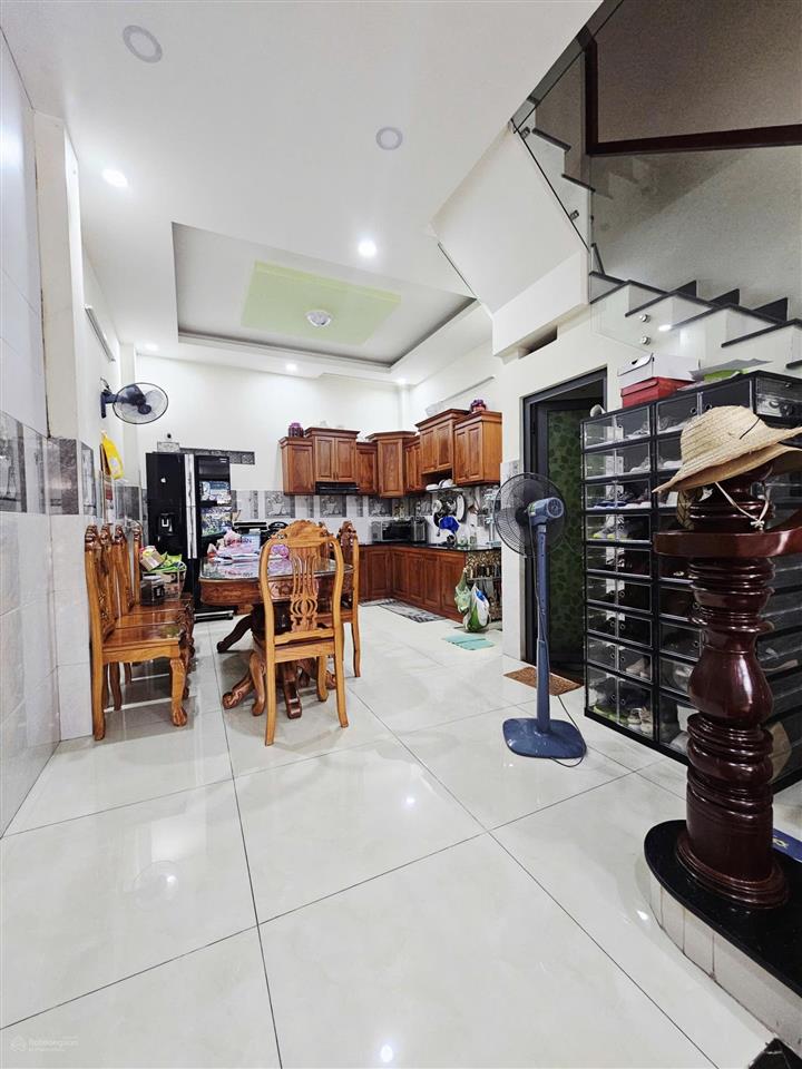 Nhà 3 tầng trường thọ  sân đậu ô tô  gần phạm văn đồng & xa lộ hà nội  chỉ 6.9 tỷ