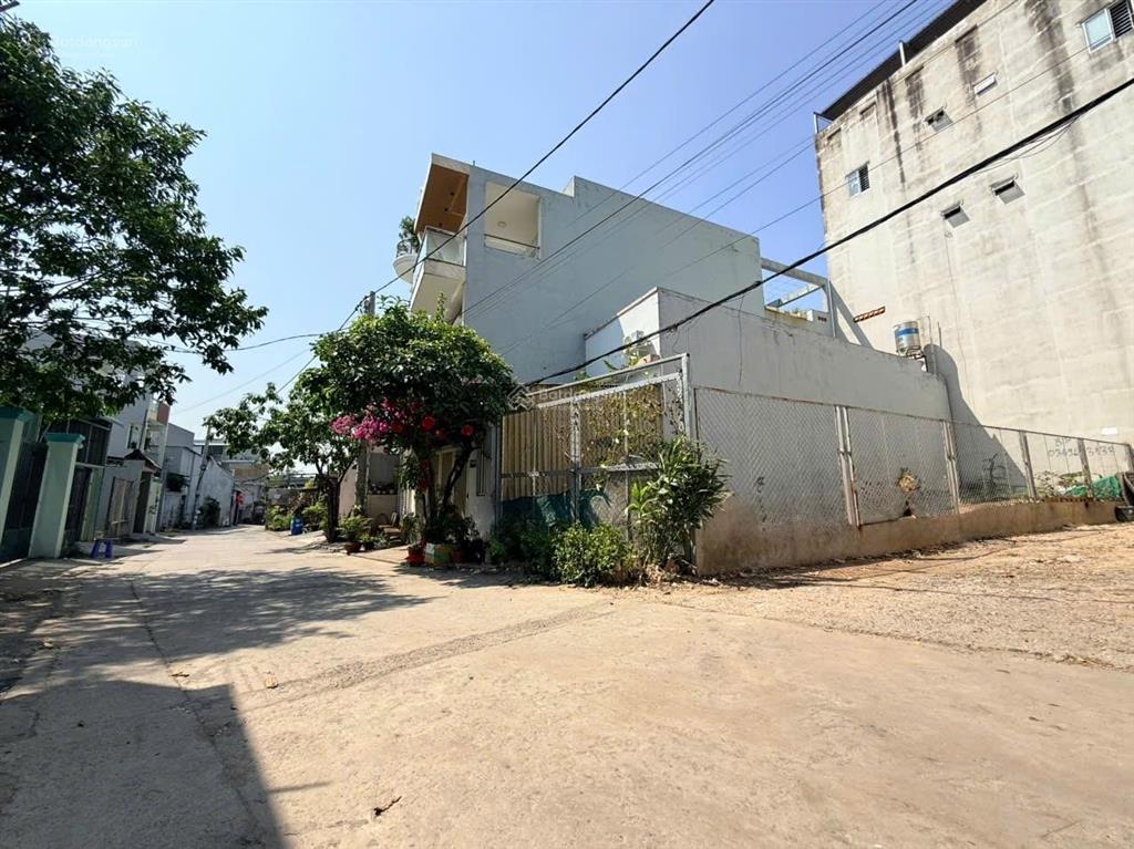 Đất gần lê văn việt  tăng nhơn phú a  đường nhựa 7m thông  vuông như a4  giá 6.1 tỷ