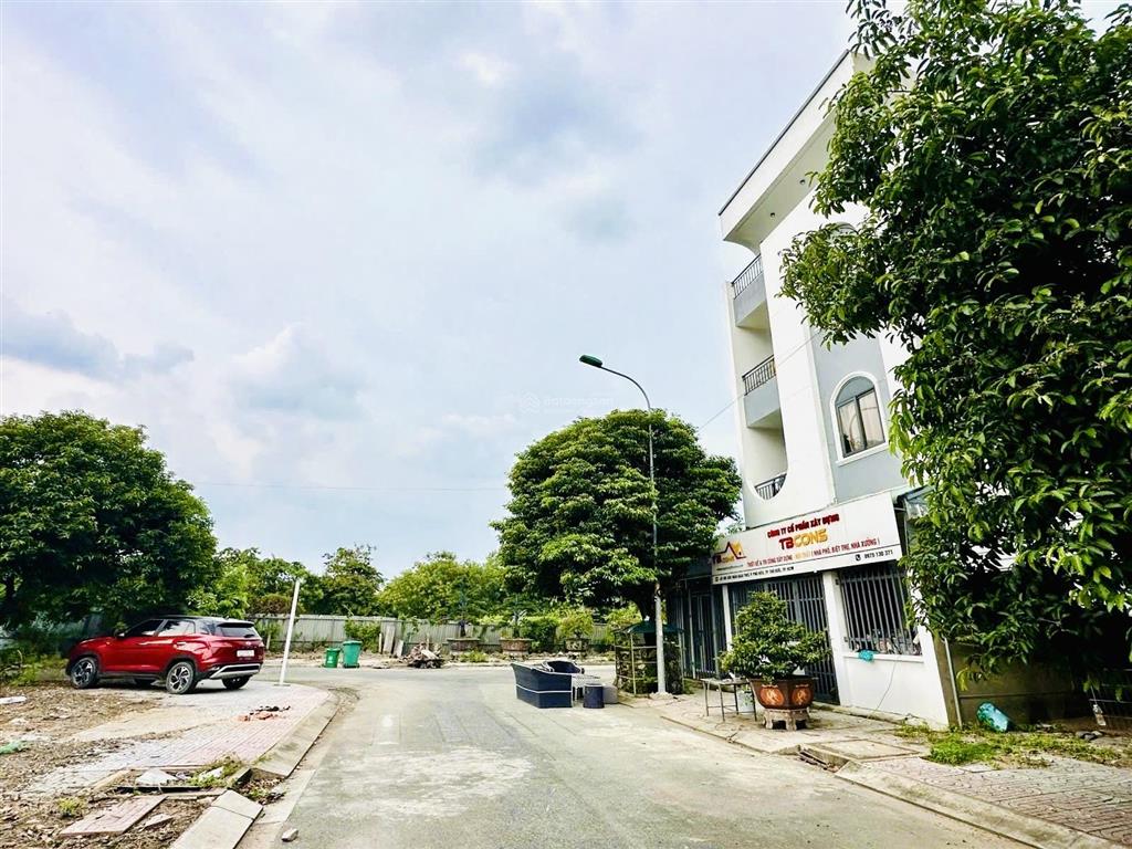 Bán đất nền liên phường  gần global city  ngay verosa khang điền 111 m²(6x18.5)  giá 9.x tỷ