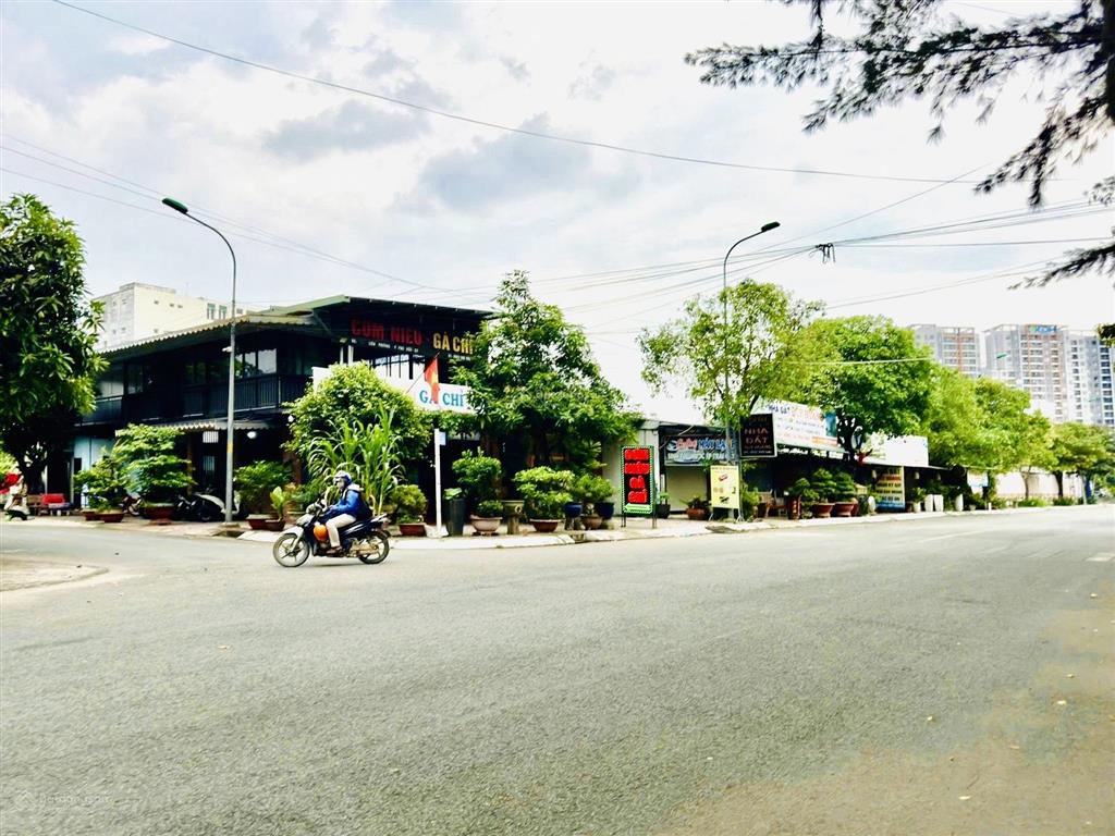 Bán đất nền liên phường  gần global city  ngay verosa khang điền 111 m²(6x18.5)  giá 9.x tỷ