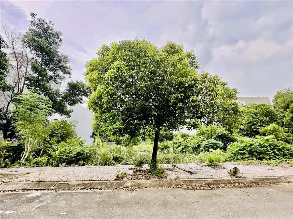 Bán đất nền liên phường  gần global city  ngay verosa khang điền 111 m²(6x18.5)  giá 9.x tỷ