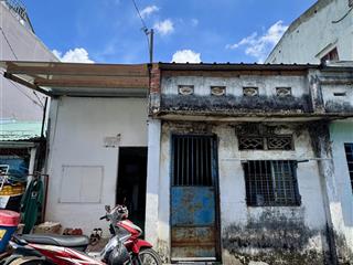Bán nhà c4 cũ vị trí vàng ngay đh spkt  sát võ văn ngân  giá 4.5 tỷ