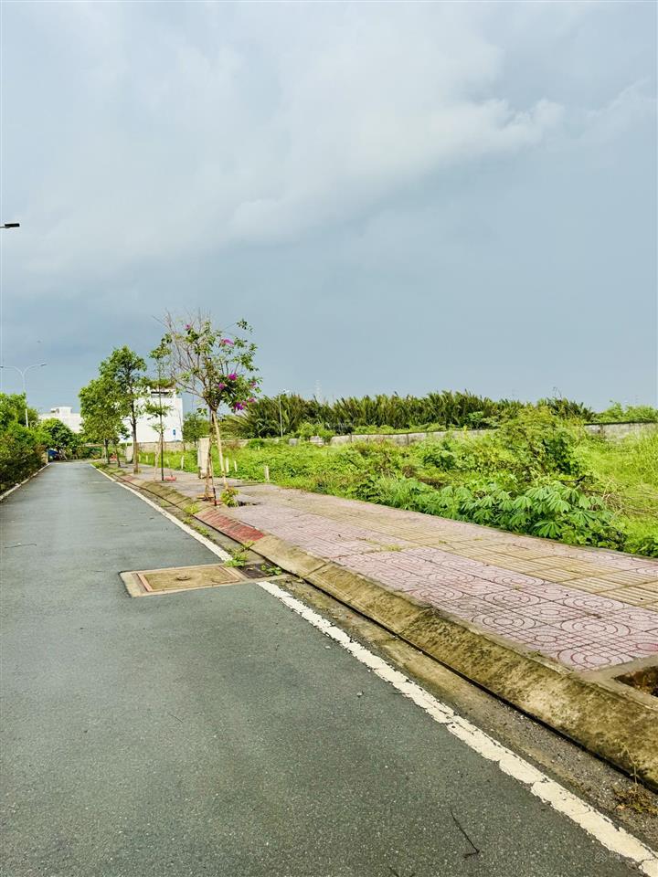 Bán đất bình trưng, quận 2  cách global city 600m  khu compound  5x18 90m2  7.x tỷ