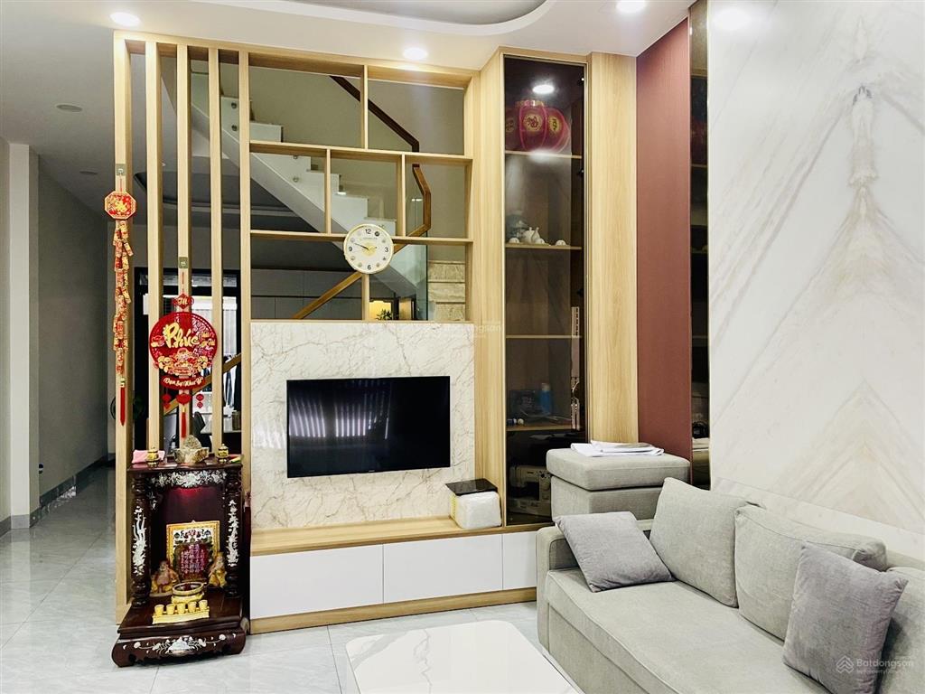 Bán nhà trường thọ  hxh  đi đâu cũng tiện  79m2 (4.5x17.5)  4 tầng mới cứng  giá quanh 8 tỷ