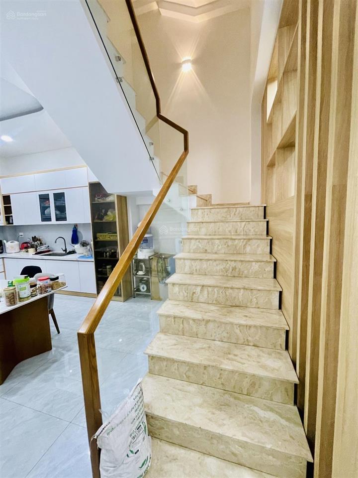 Bán nhà trường thọ  hxh  đi đâu cũng tiện  79m2 (4.5x17.5)  4 tầng mới cứng  giá quanh 8 tỷ