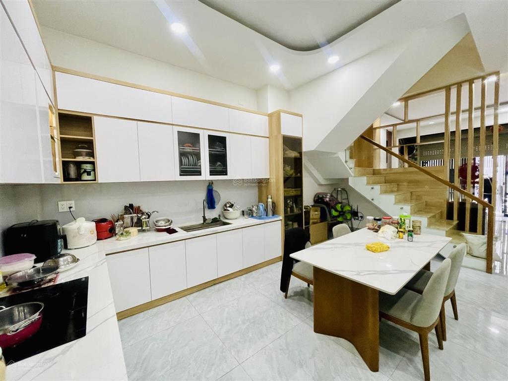 Bán nhà trường thọ  hxh  đi đâu cũng tiện  79m2 (4.5x17.5)  4 tầng mới cứng  giá quanh 8 tỷ
