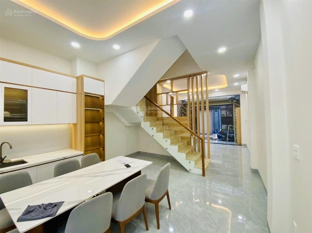 Bán nhà trường thọ  hxh  đi đâu cũng tiện  79m2 (4.5x17.5)  4 tầng mới cứng  giá quanh 8 tỷ