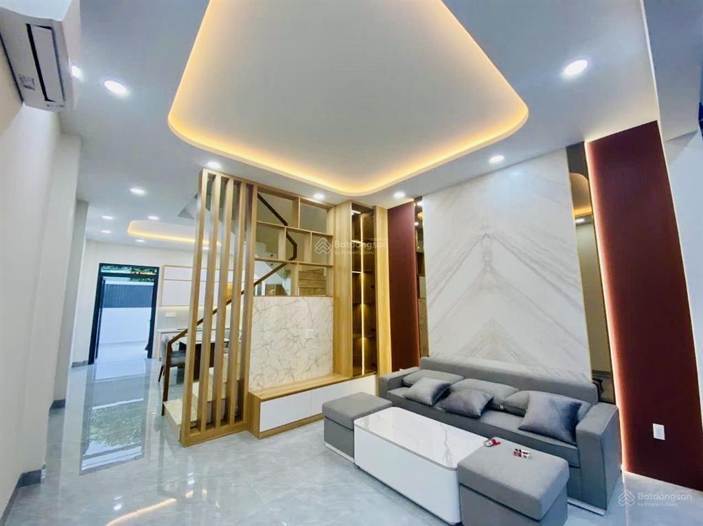 Bán nhà trường thọ  hxh  đi đâu cũng tiện  79m2 (4.5x17.5)  4 tầng mới cứng  giá quanh 8 tỷ
