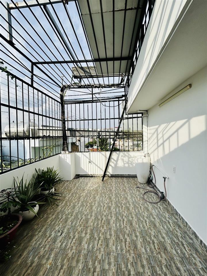 Nhà đẹp 5 tầng quận 2  lê văn thịnh  xe hơi đậu cửa  66m2 (7x9.7m)  8.x tỷ