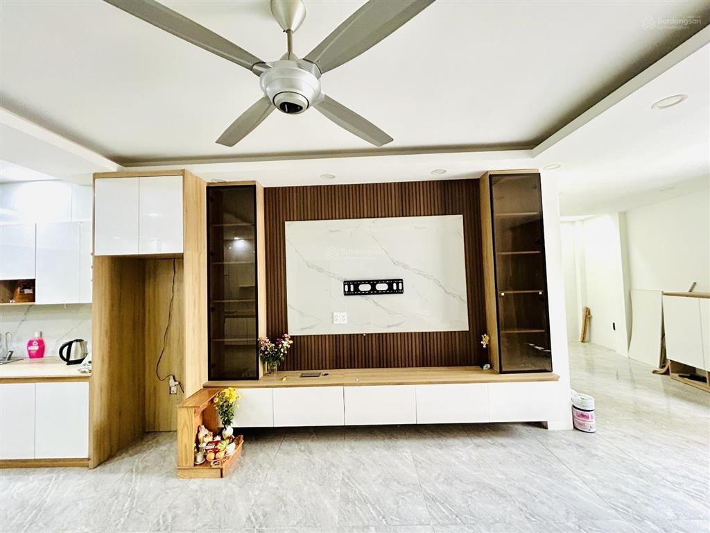 Nhà đẹp 5 tầng quận 2  lê văn thịnh  xe hơi đậu cửa  66m2 (7x9.7m)  8.x tỷ