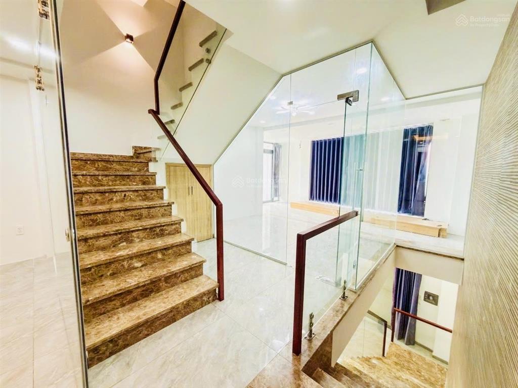 Nhà đẹp 5 tầng quận 2  lê văn thịnh  xe hơi đậu cửa  66m2 (7x9.7m)  8.x tỷ