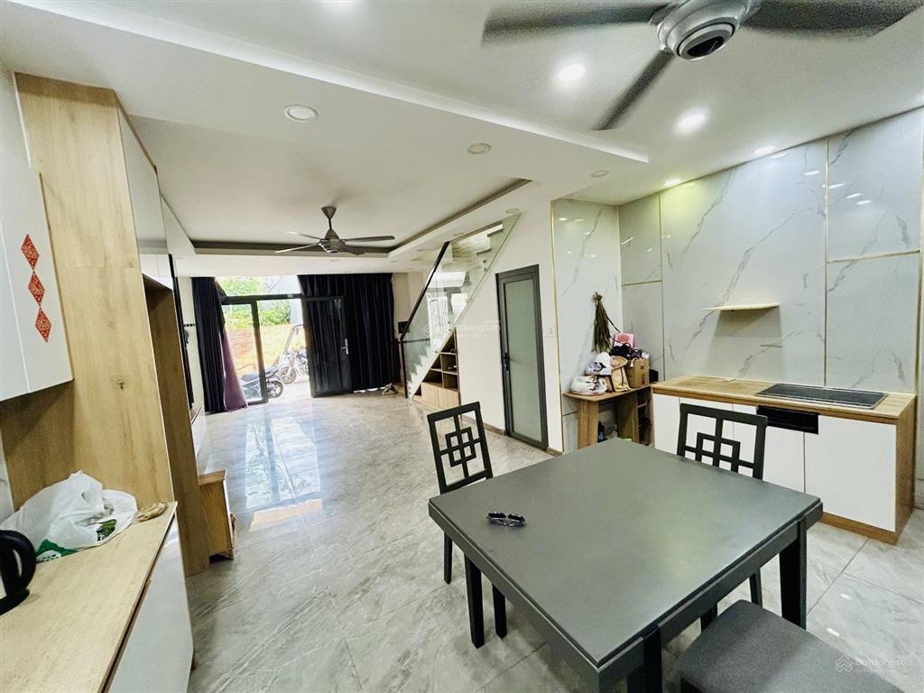 Nhà đẹp 5 tầng quận 2  lê văn thịnh  xe hơi đậu cửa  66m2 (7x9.7m)  8.x tỷ