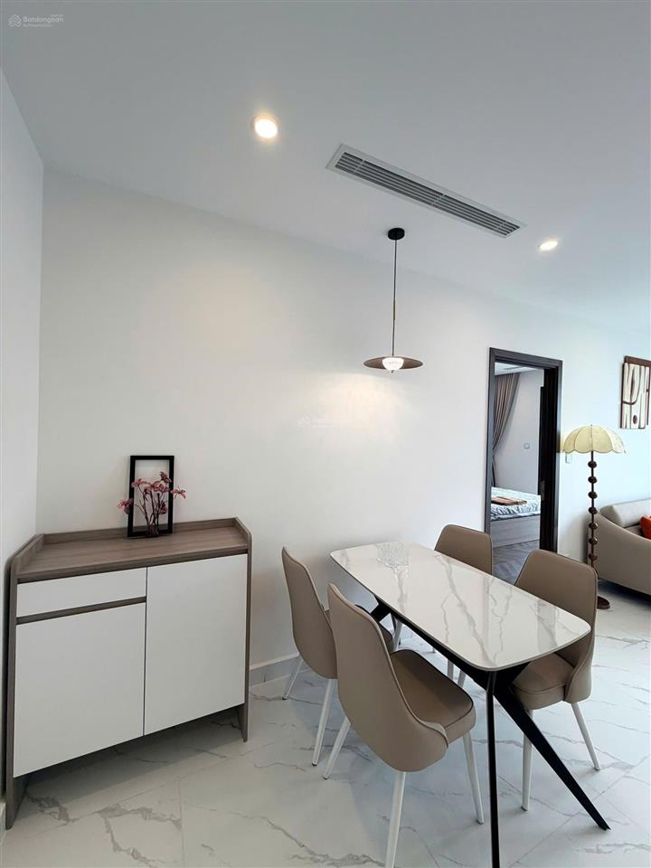 Bán rẻ hơn 600tr so với việc mua mới. chủ cần tiền cần bán lại 2pn opus one giá 5 tỷ 800.