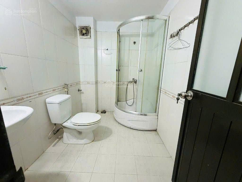 Giá 21 tỷ, 85m mặt tiền rộng, 5 tầng, kđt văn quán