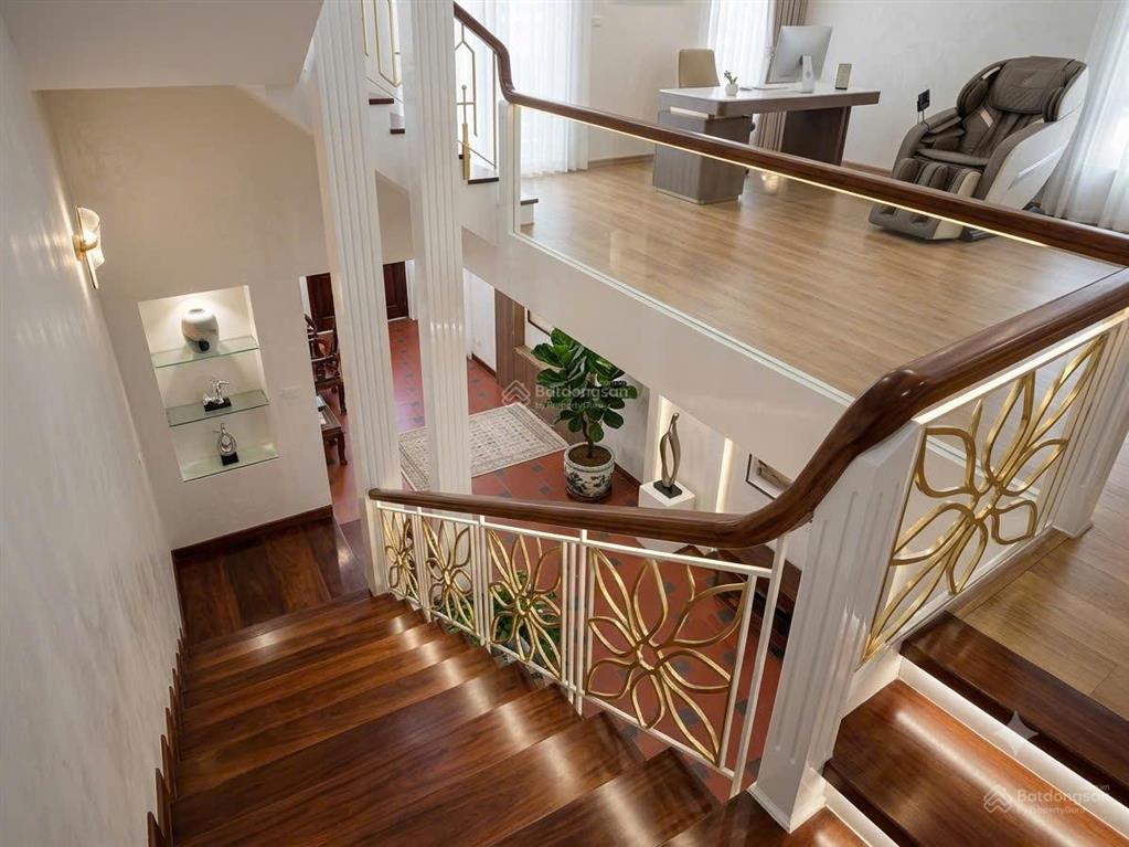 Vip làng việt kiều châu âu 77m² mặt tiền 4.5m vỉa hè rộng ô tô dừng đỗ ngày đêm chỉ 25 tỷ