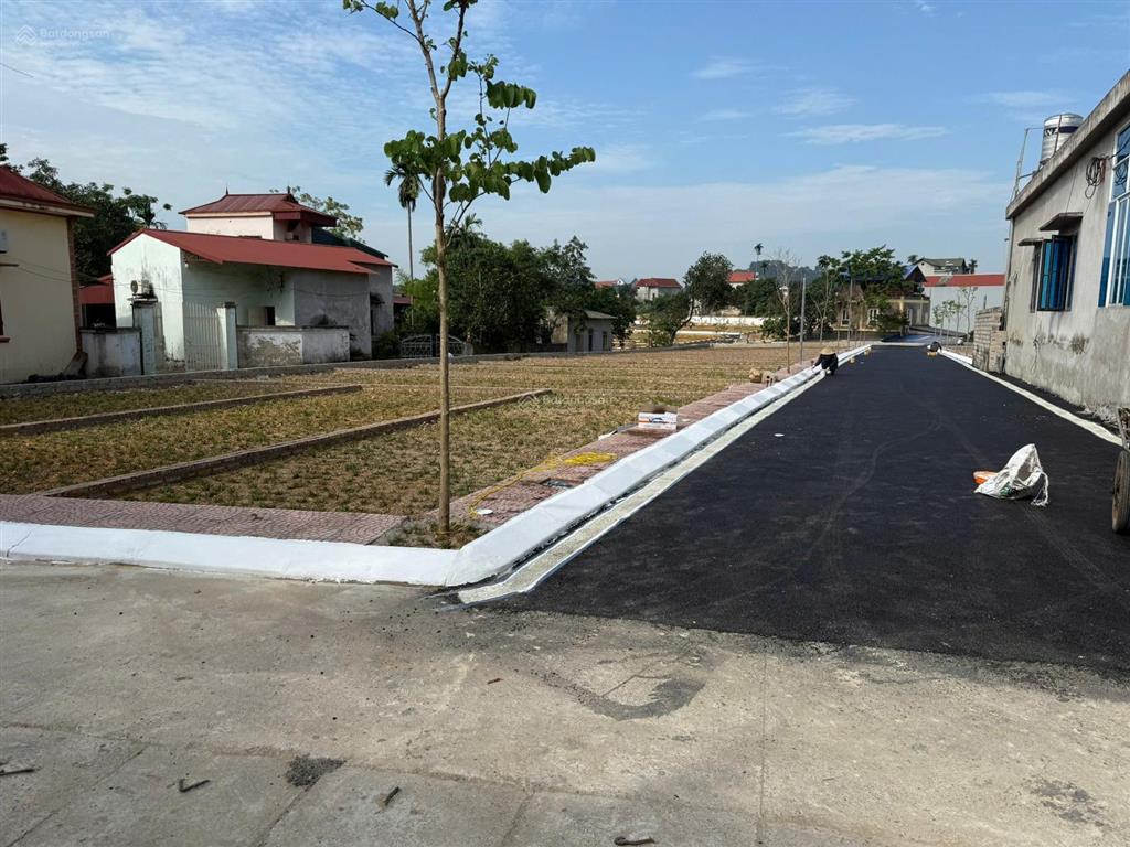 Em chính chủ cần bán gấp lô đất diện tích 70m2,tại xuân khanh, sơn tây, hà nội.
