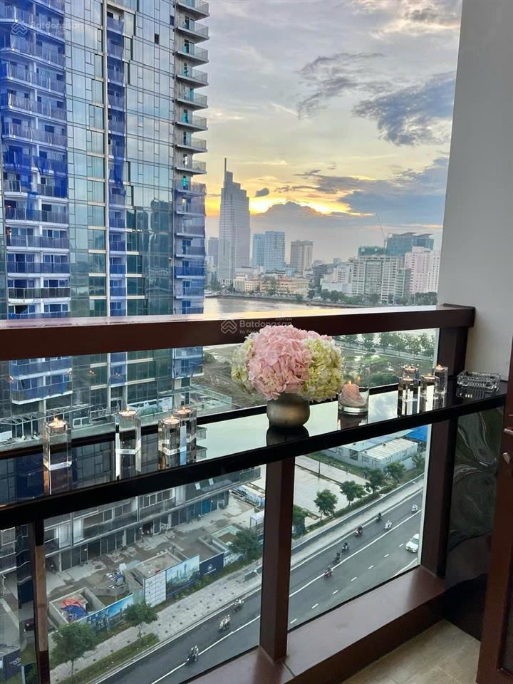 Penthouse siêu hiếm cho gia đình trẻ với 2 phòng ngủ, không gian sinh hoạt chung ngắm trọn q1