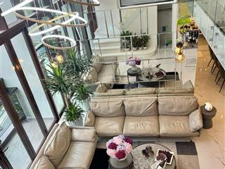 Penthouse siêu hiếm cho gia đình trẻ với 2 phòng ngủ, không gian sinh hoạt chung ngắm trọn q1