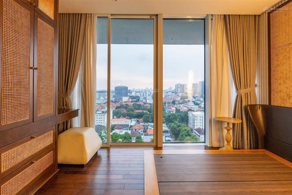 Căn penthouse hạng sang độc tôn khan hiếm tại nơi giao thoa q1, q3 cũ